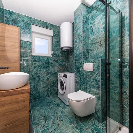 Elegant Kastel Novi With Sea View Balcony דירה Kaštela