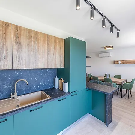 Elegant Kastel Novi With Sea View Balcony *